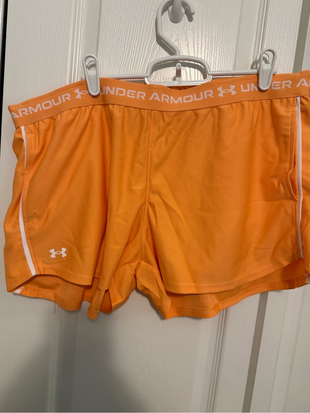 NWT Under Armour Tech Play Up Shorts XL Orange Bloc/White